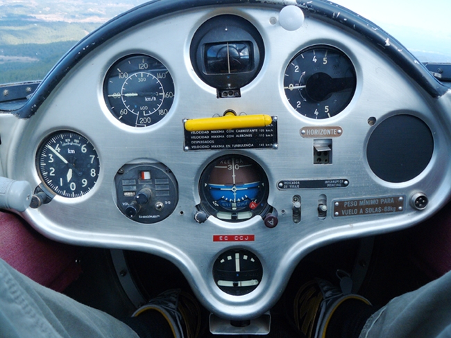 Planeur et tableau de bord