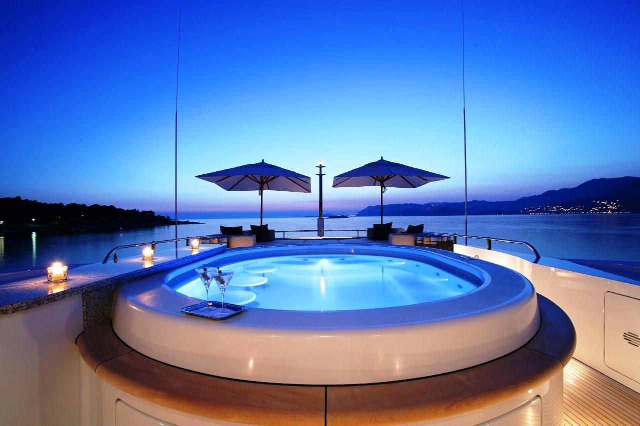 Jacuzzi yacht de luxe