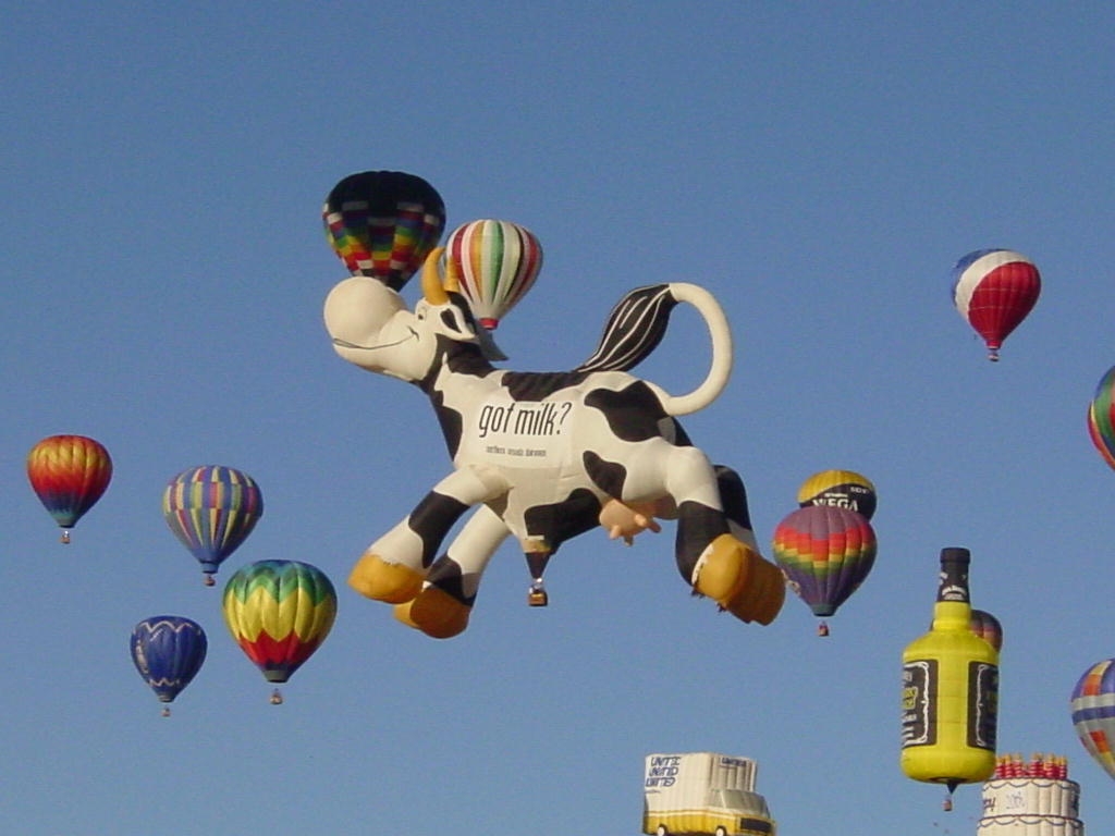 Montgolfière en forme de vache