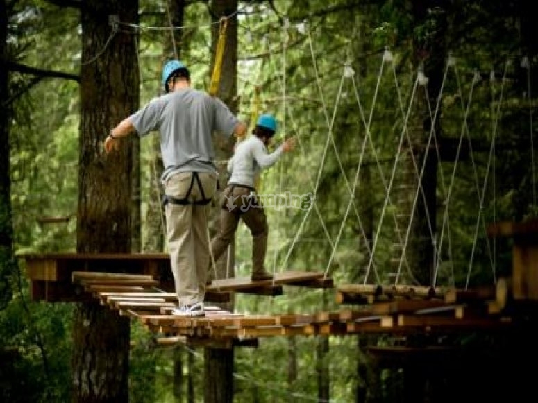 Sur les poutrelles suspendues Sur les poutrelles suspendues