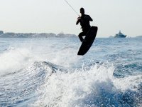  Master the techniques of Wakeboarding 