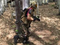 Jogador de airsoft rumo a Paris 