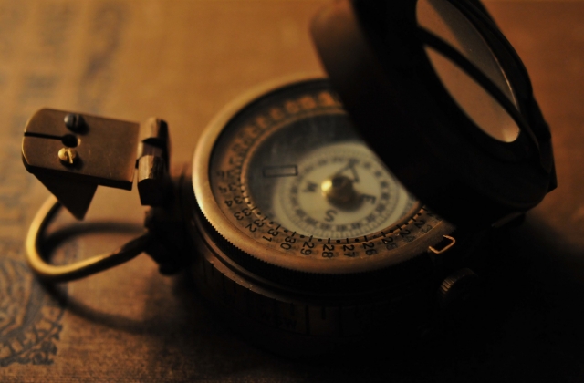 Compasse contre technologie 