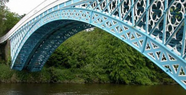 Pont le long de la rivière Dee 