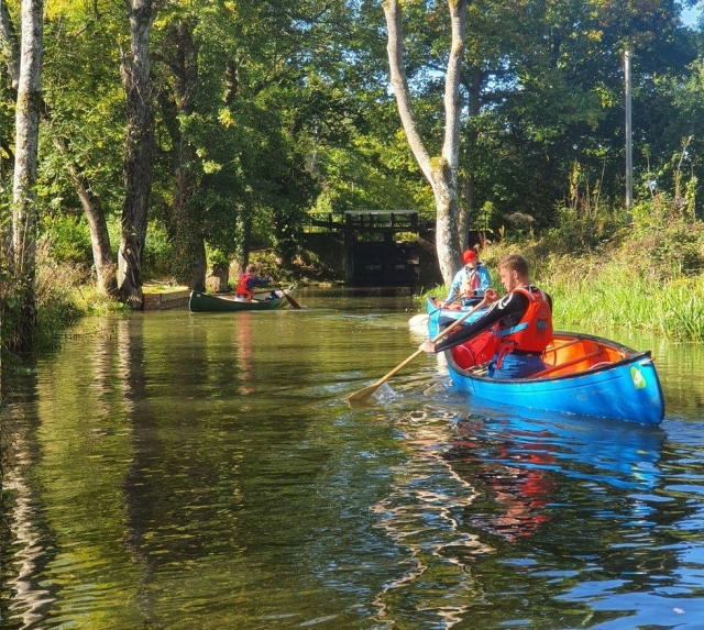 Location de canoë d'une heure sur la rivière Wey
