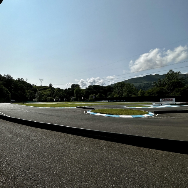 Avis de Carmen concernant Course de karting en groupe 3 tours Soto de Dueñas
