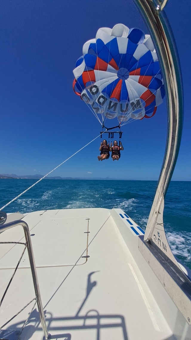 Avis de María concernant Vol en parachute ascensionnel + promenade en bateau à Denia 1h30