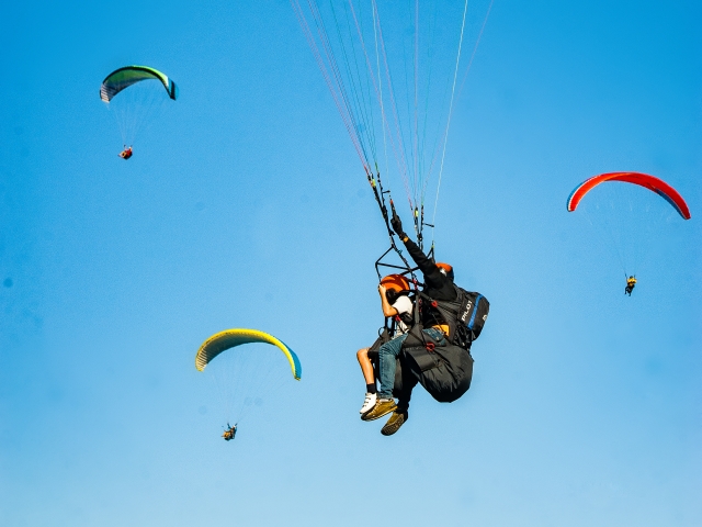 Vol en parapente sur la plage de Barinatxe, 30min