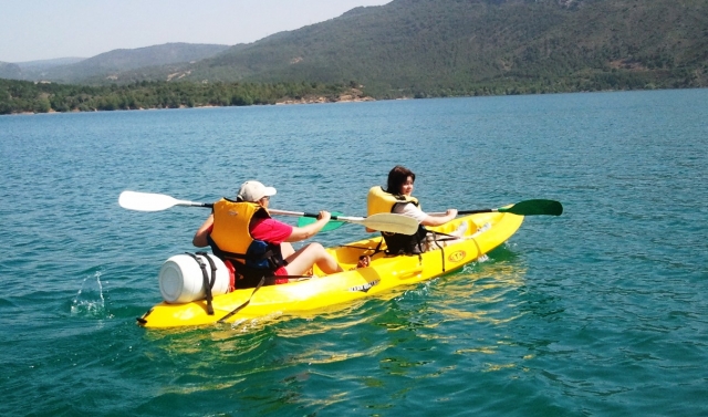 Faire du canoë 