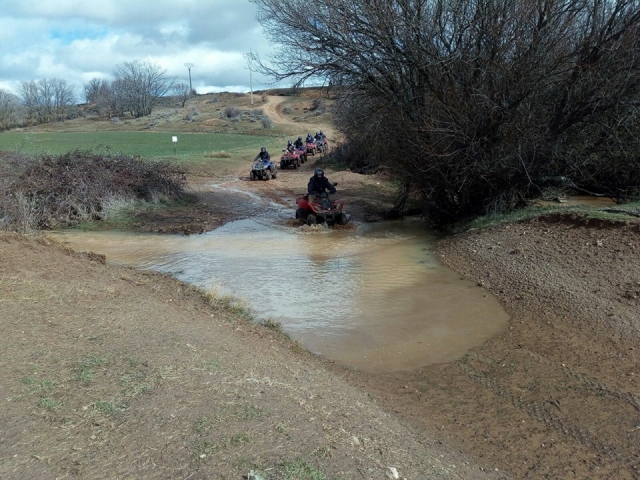  Traversée de l'eau en quad à Fresno de la Fuente 