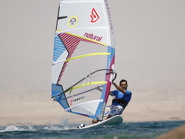 Cours de planche à voile pour débutants à Roquetas de Mar