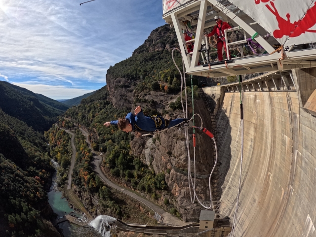 Saut à l'élastique et vidéo Llosa del Cavall 122 mètres