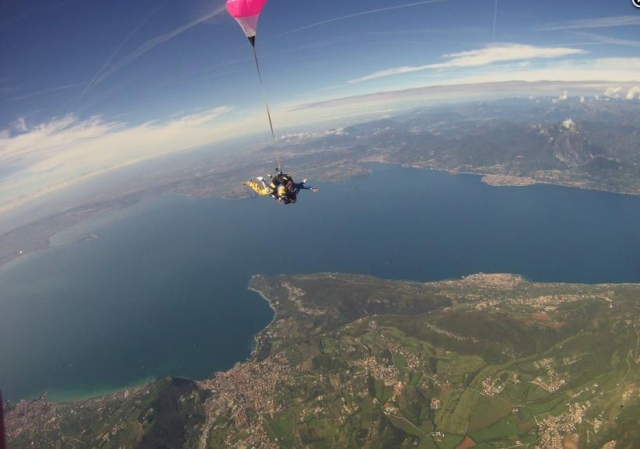Saut en parachute avec photos et vidéos à Thiene 4000m