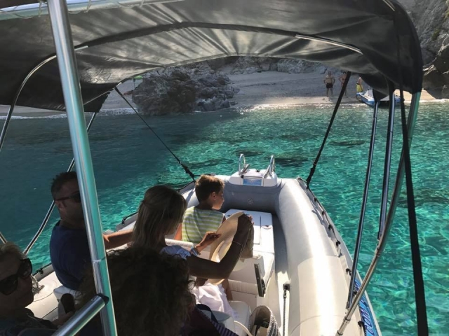 Bateau-taxi de Capo Vaticano à Praia I Focu