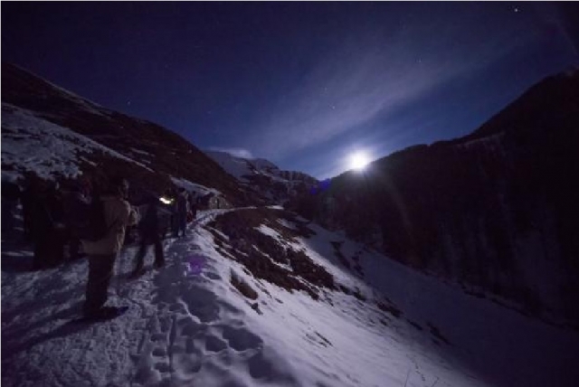 Raquette nocturne de 2 heures à Vetan