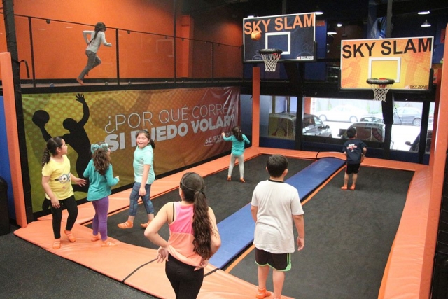 Après-midi de saut sur trampolines, Metepec
