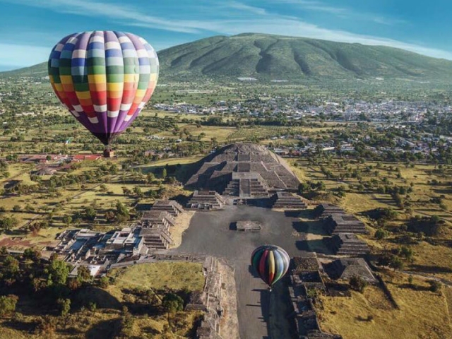 Vol privé en montgolfière à Teotihuacan