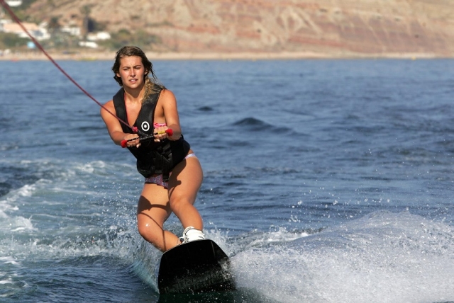 Cours d'initiation au wakeboard à Praia da Luz 1h