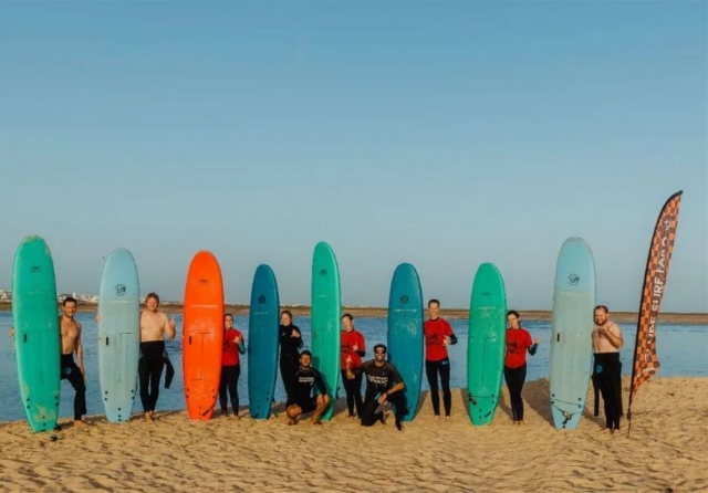 Cours de surf collectif à Faro 2h