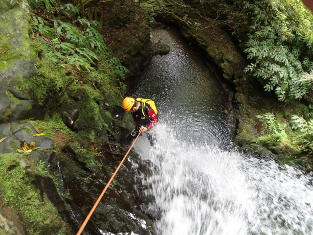 Canyoning à la cascade Salto do Cabrito, 4 heures