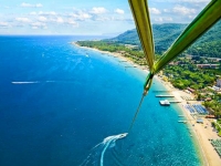  Desfrute de uma vista panorâmica do seu parasailing 