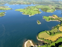  Panorama mágico del lago Pareloup 