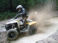  Quad y chapotear en los charcos
