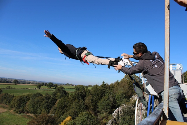 Le chiffre - Sensations Le saut à l'élastique. Le grand saut