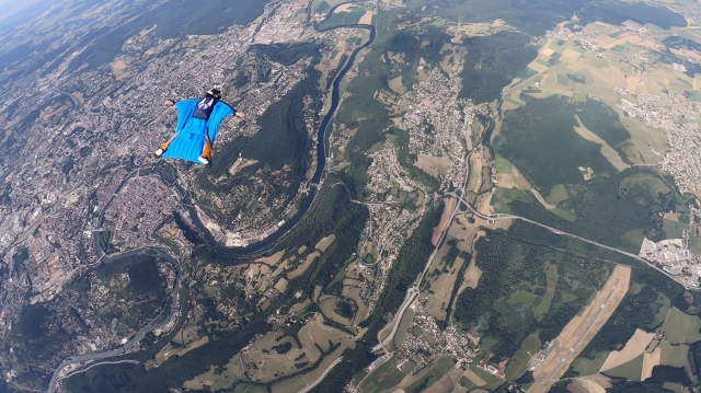  Wingsuit 