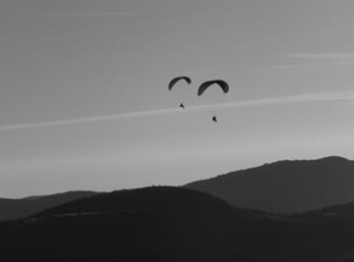  Parapente ao entardecer 