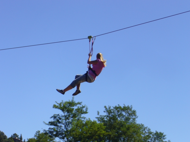  Giant zip line 