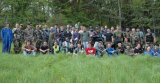  Ein Team von Paintballern 