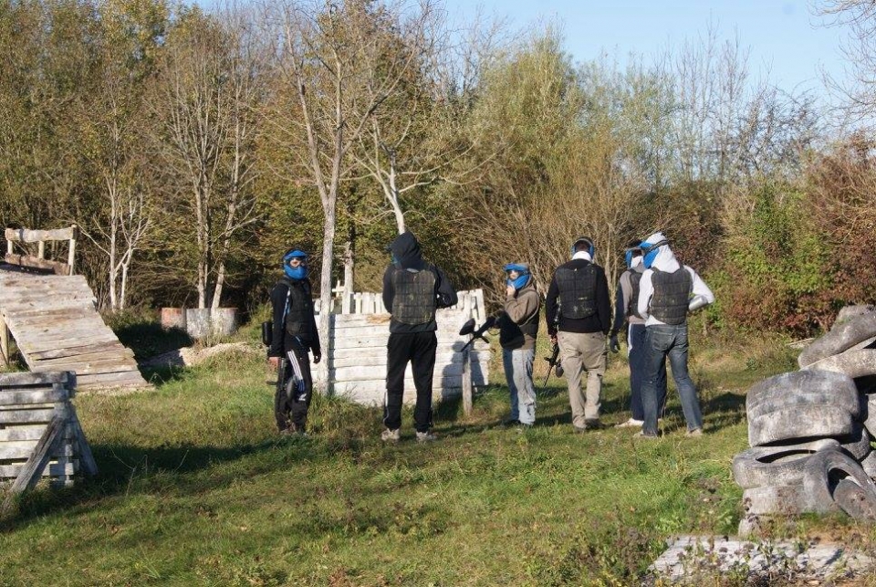  Use the small walls available 