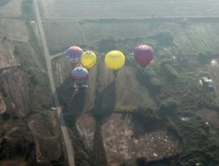  Hot air balloon towers 