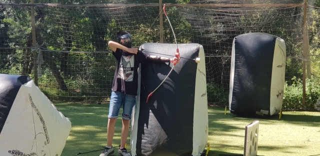  Precisão e concentração na etiqueta de tiro com arco