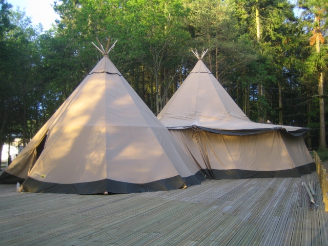  Riesen-Tipis 