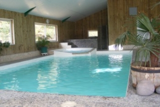  piscina aquecida e coberta