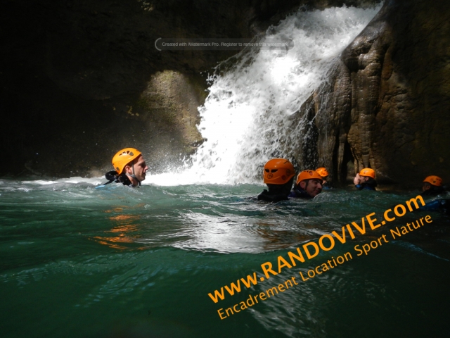  与 Randovive 一起在 Bugey 峡谷 