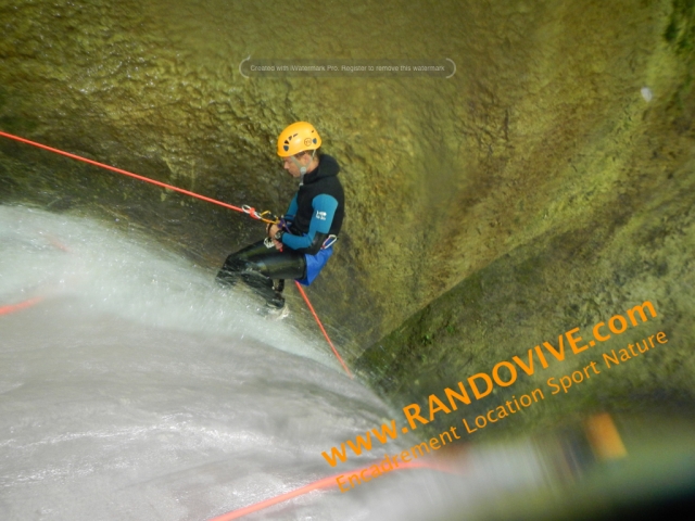  与 Randovive 一起下降 