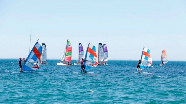  Group windsurfing lessons 