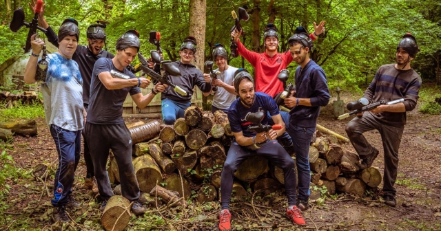  Nuestro Los juegos de paintball son perfectos para celebrar un evento en particular con amigos