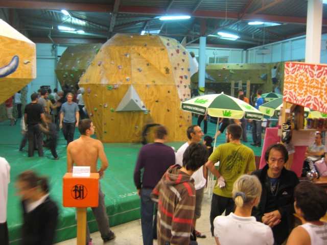  Climbing without a rope or harness