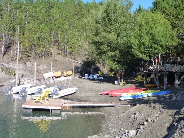  Boat rental with and without a license. 