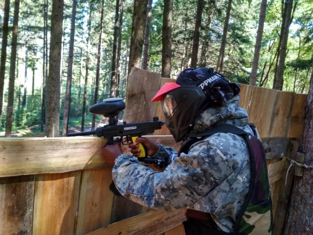  Concentrazione e precisione durante il gioco del paintball 