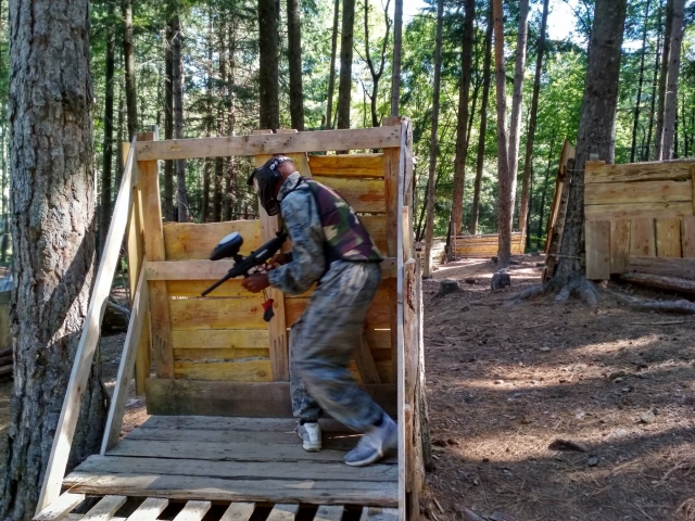  Un nascondiglio strategico per il gioco del paintball 