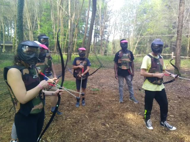  Tiro con arco con amigos 