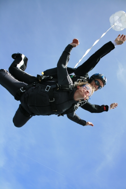 Salto duplo com Davy Parachutisme 