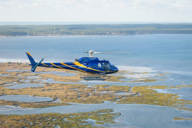  Discovery of the wonders of the Arcachon basin by helicopter 