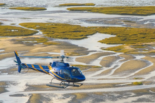  Helicopter flight to discover the landscapes of the Gironde 