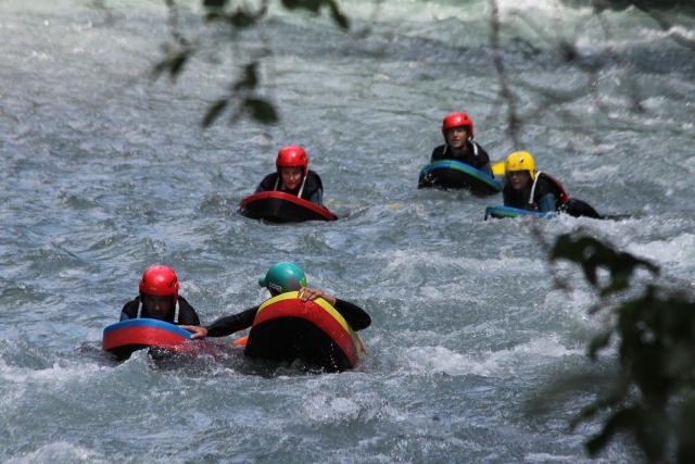  Hidrospeed com amigos em Savoie 